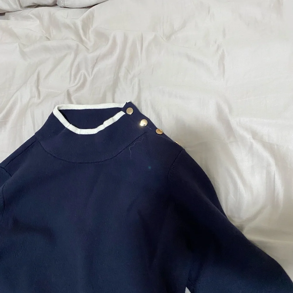 Ann Taylor New without Tags Mock Neck with Side Buttons Sweater Dress, size XS - Picture 6 of 7